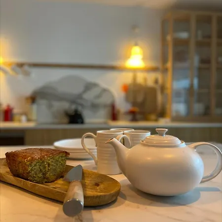 公寓 Sonnenhof Juliet - Design-led Swiss Luxury 萨斯费