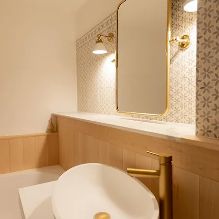 公寓 Sonnenhof Juliet - Design-led Swiss Luxury 萨斯费